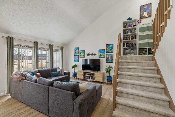 Property Photo:  4425 Mills Civic Parkway 405  IA 50265 