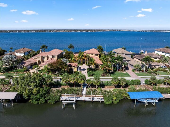 Property Photo: 4003 Hawk Island Drive FL 34208