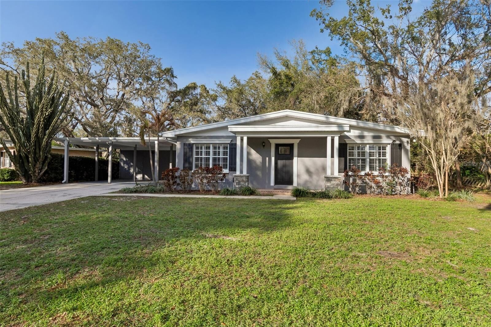 Property Photo:  308 Brentwood Drive  FL 33617 