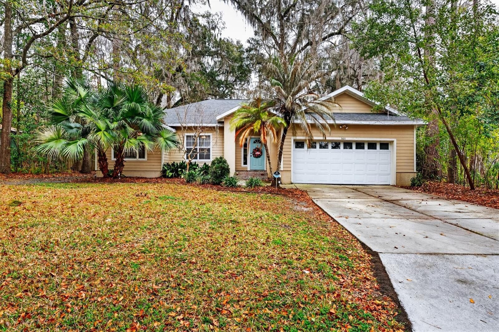 Property Photo:  305 NW 28th Street  FL 32607 
