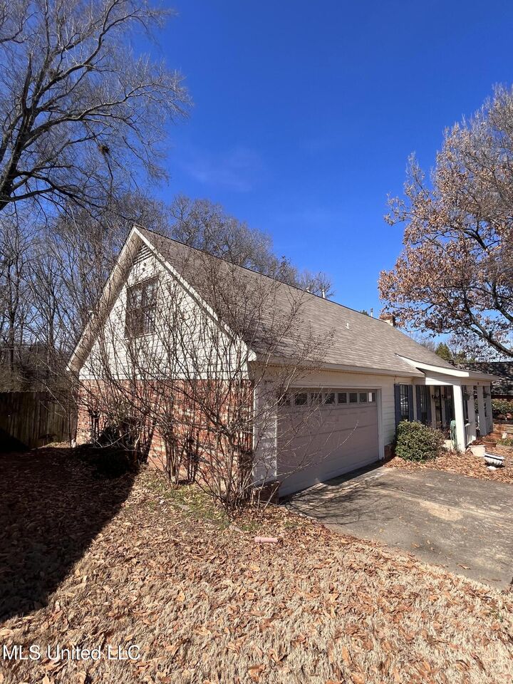 Property Photo:  6531 Evergreen Drive  MS 38671 