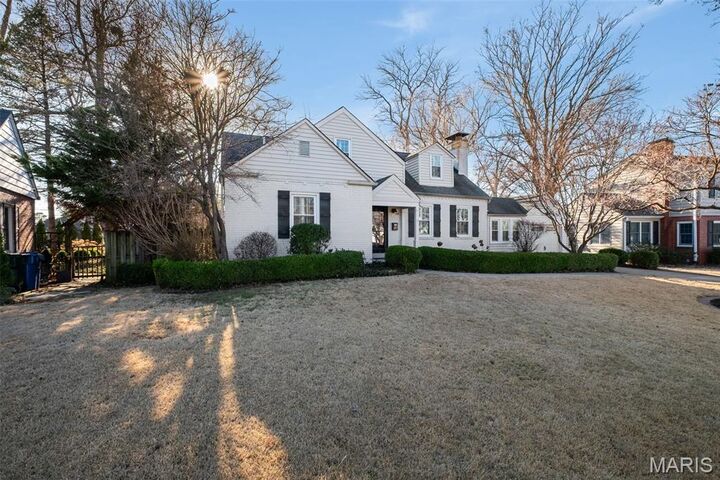 Property Photo:  18 Southridge Drive  MO 63122 