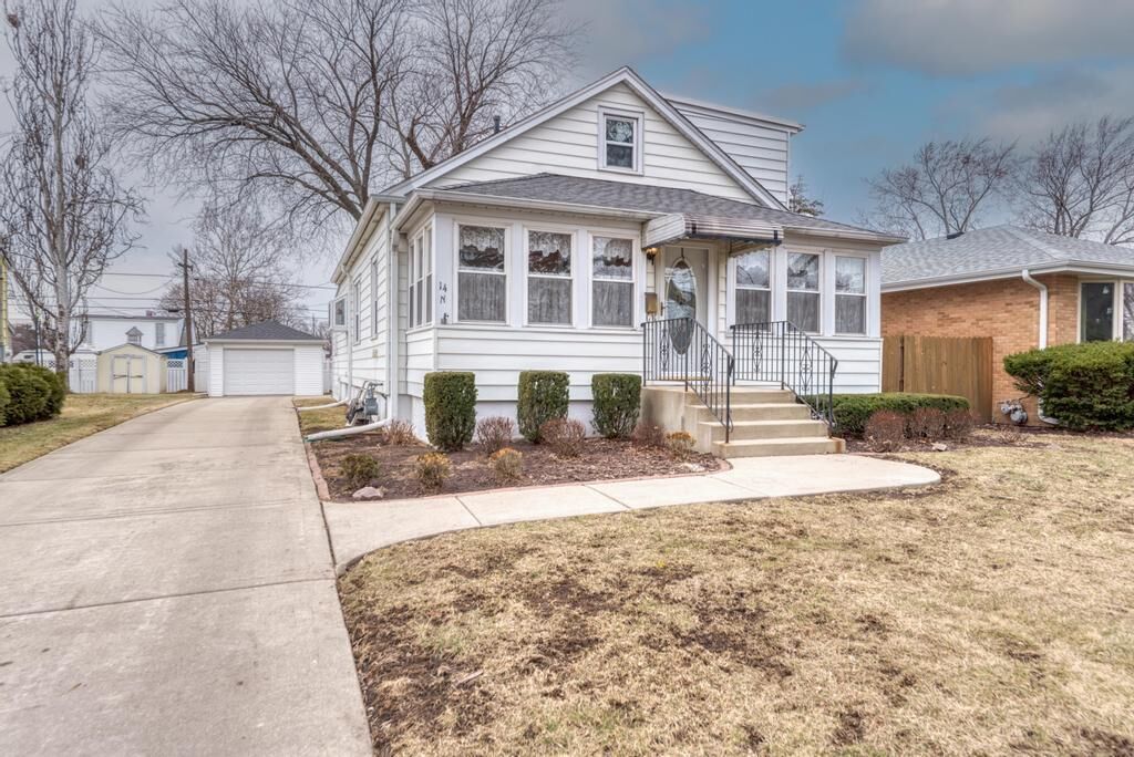 Property Photo:  14 N Wisconsin Avenue  IL 60101 
