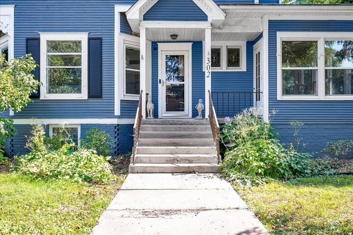Property Photo:  302 N Minier Avenue  IL 61759 