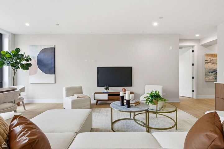 Property Photo:  754 N Bishop Street 201  IL 60642 