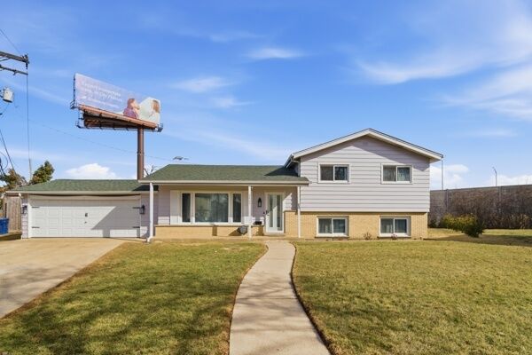 Property Photo:  2469 Parkwood Lane  IL 60018 