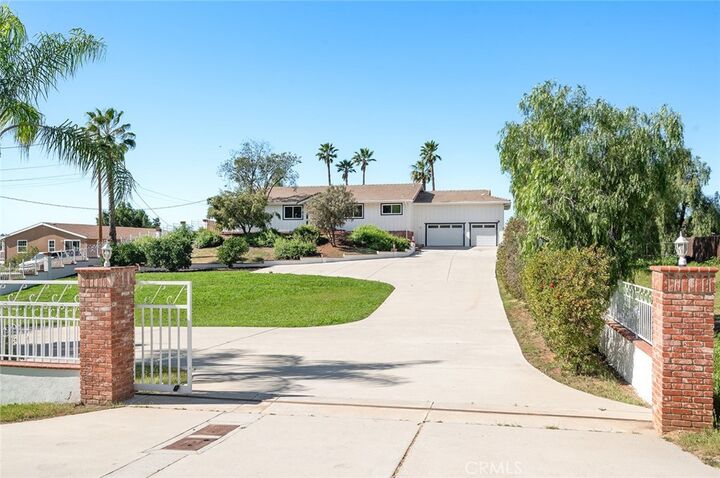 Property Photo:  27875 Goetz  CA 92587 