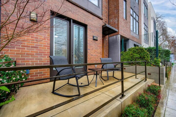 Property Photo:  1606 20th Street  CA 95811 