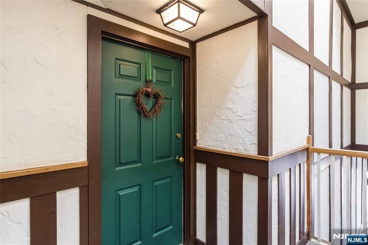 Property Photo:  1306 Faulkner Court  NJ 07430 