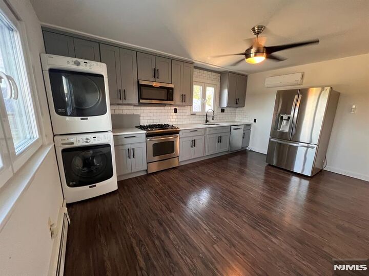 Property Photo:  6 Page Avenue 2  NJ 07071 