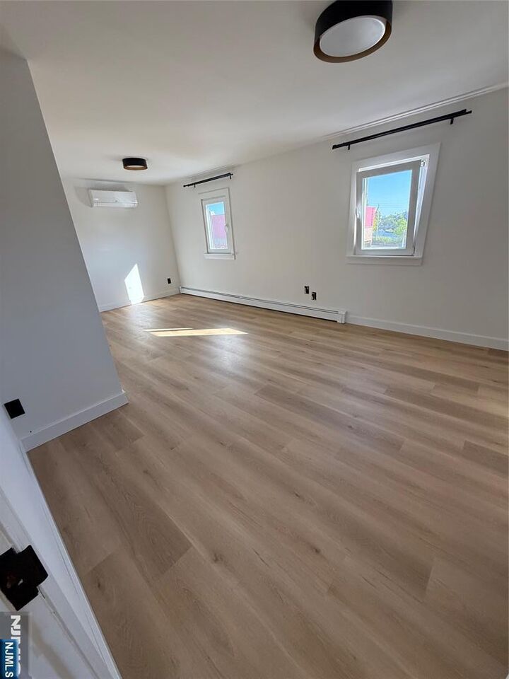 Property Photo:  6 Page Avenue 2  NJ 07071 