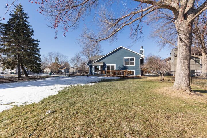 Property Photo:  880 Lake Susan Drive  MN 55317 