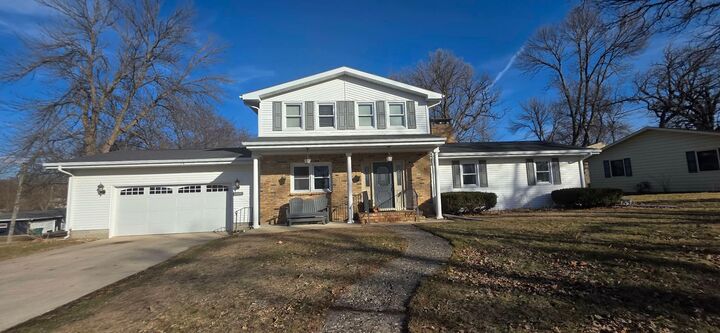 Property Photo: 1106 Foothills Circle MN 56007