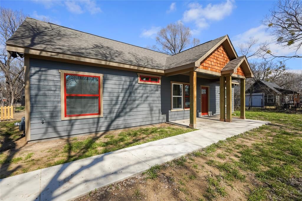 Property Photo: 10117 Royce Drive TX 75217