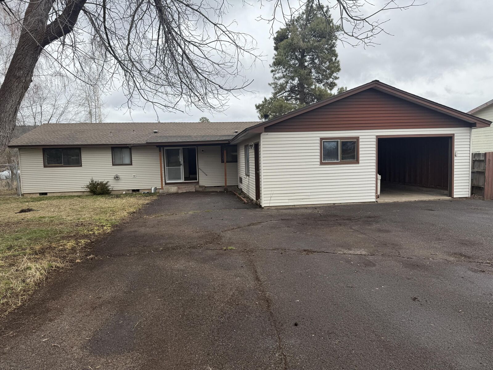 Property Photo:  15533 Richardson Lane  OR 97627 