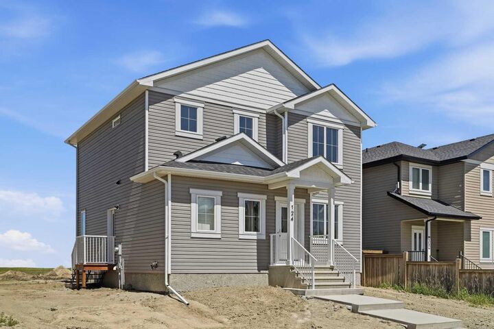 Property Photo: 124 Coote Street AB T0L 0P0