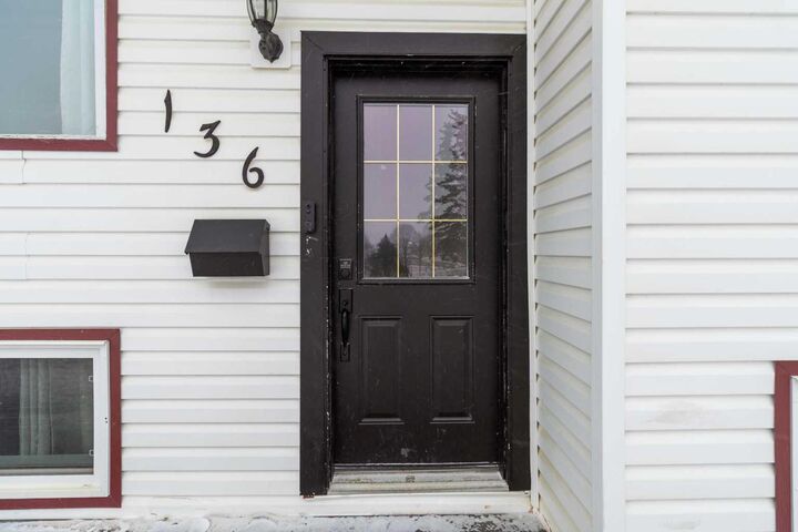 Property Photo:  136 Piven Place  AB T9H 4M4 