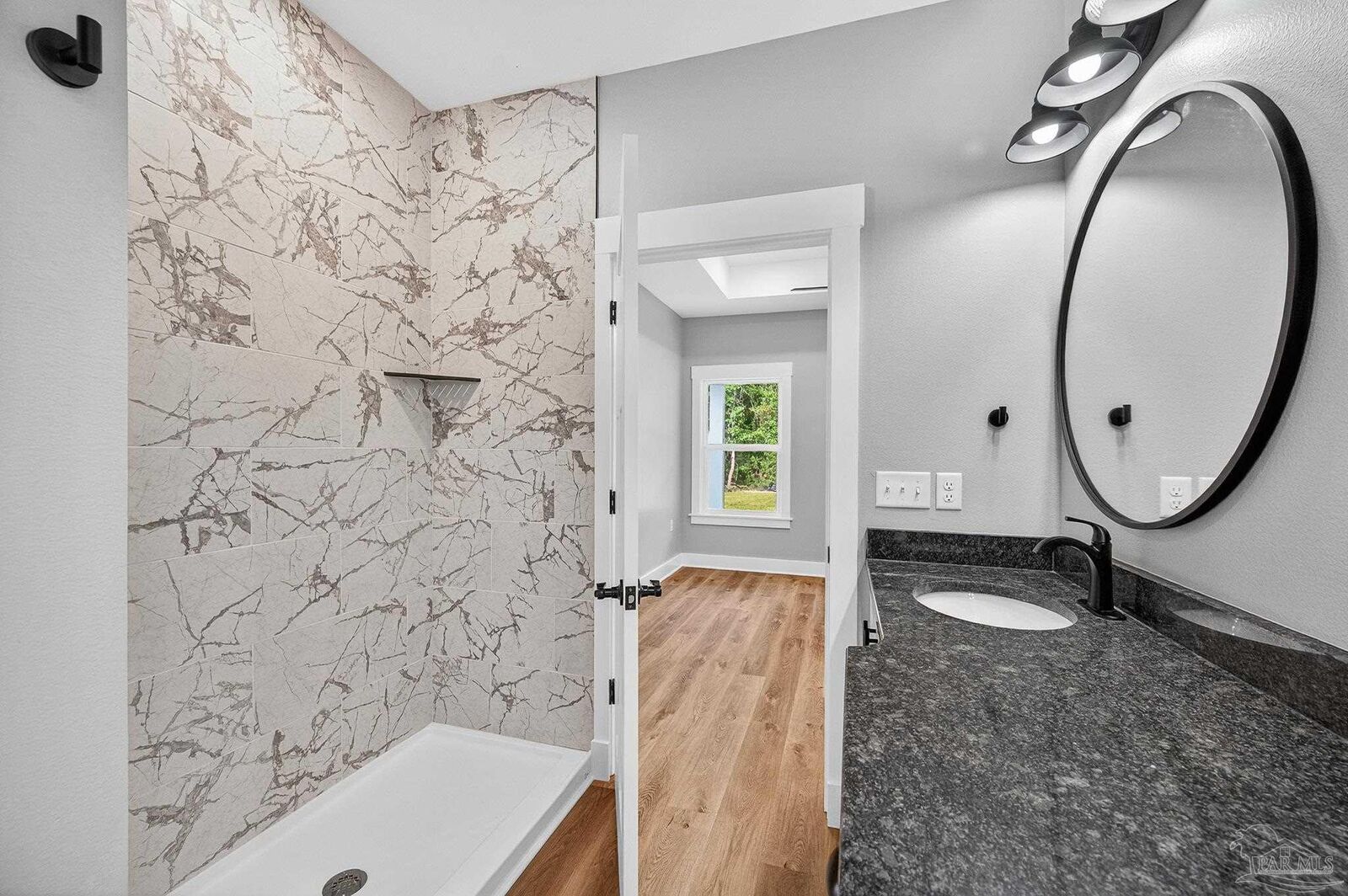 Property Photo:  3011 N 15th Ave  FL 32583 