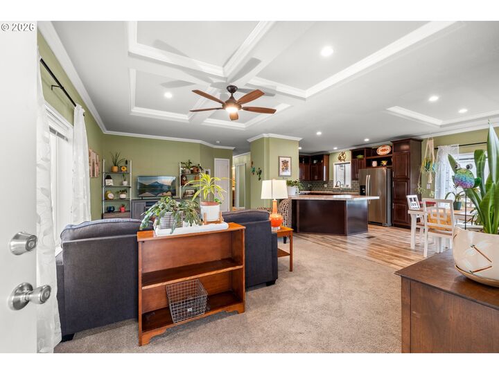 Property Photo: 721 Oriental Ct OR 97038