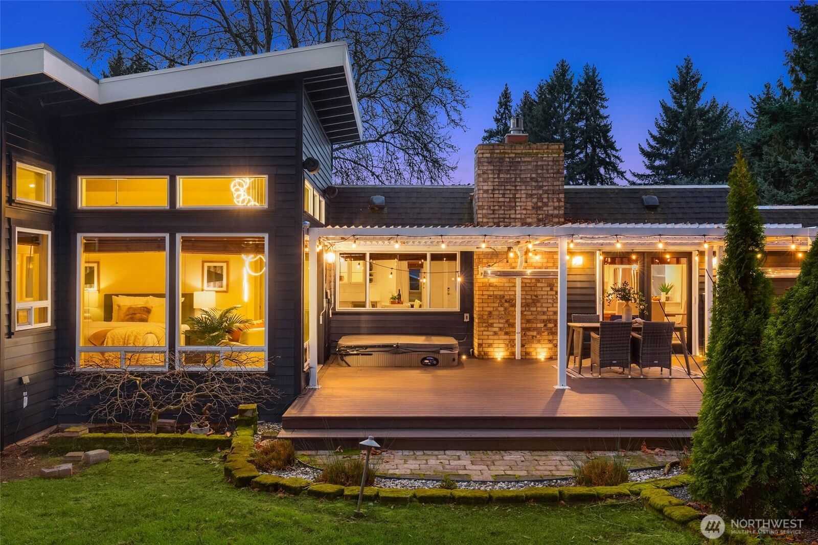 Property Photo:  20  Cascade Key  WA 98006 