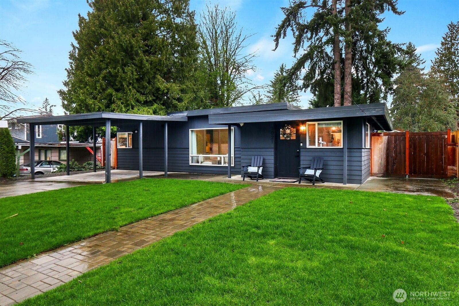 Property Photo: 1021 Walnut Street WA 98020