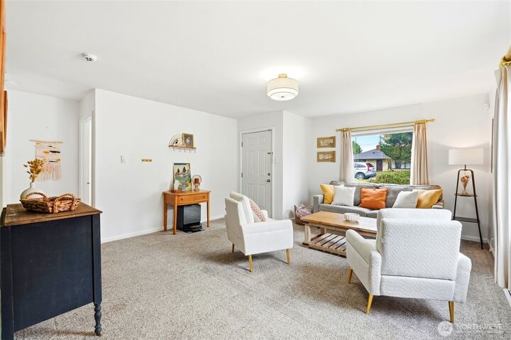 Property Photo:  1721  Cedar Street  WA 98201 