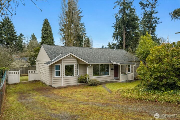 Property Photo:  18042  9th Avenue NE  WA 98155 