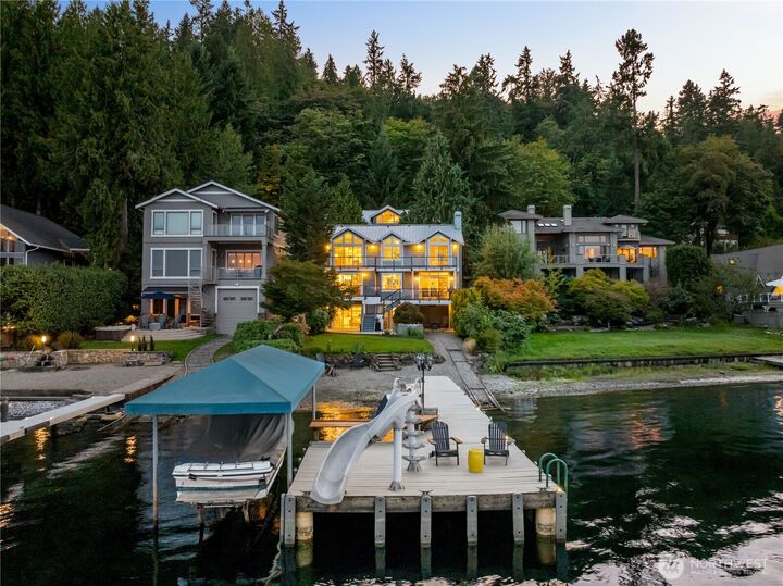 Property Photo:  528 W Lake Sammamish Parkway SE  WA 98008 