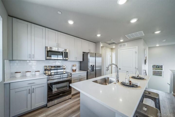 Property Photo:  46511 Gold Prairie Drive  CO 80102 