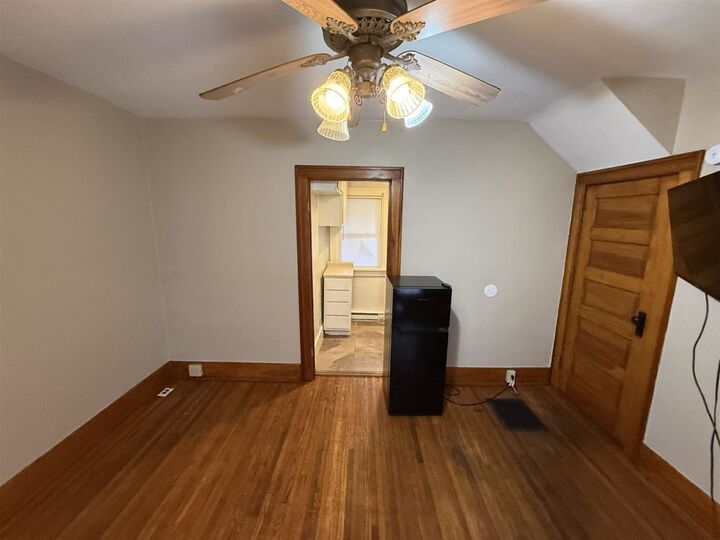 Property Photo:  10 Howard Place  IN 47374 