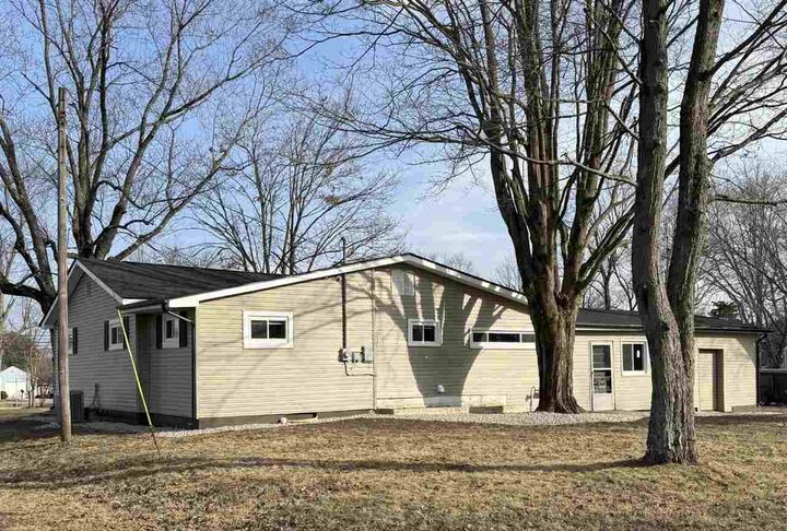 Property Photo:  934 S Round Barn Road  IN 47374 