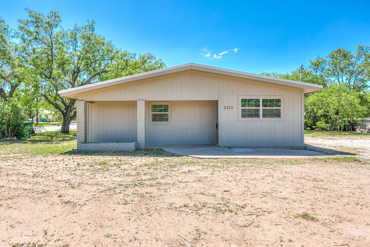 Property Photo:  2113 S Hill Street  TX 76903 