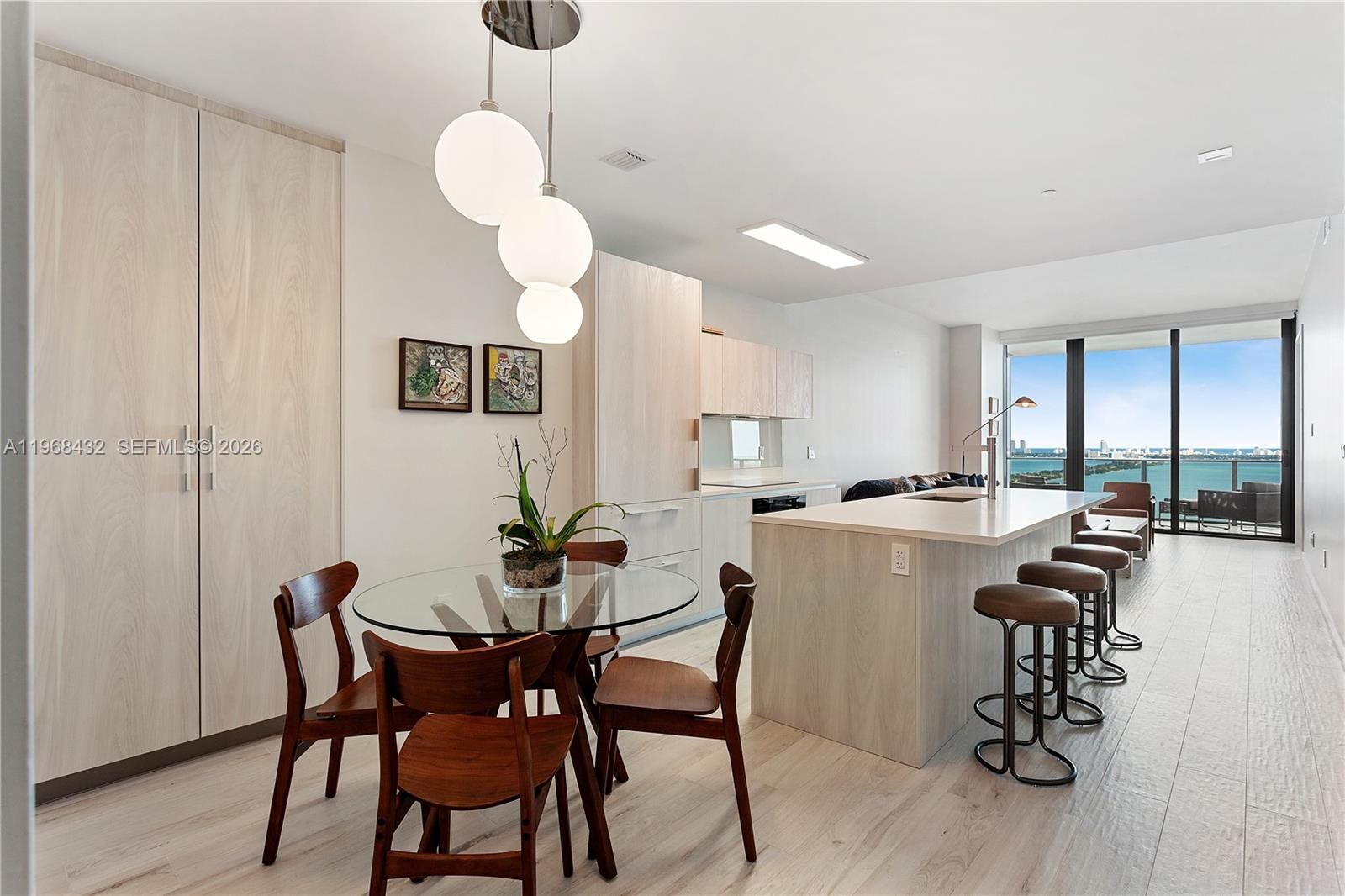 Property Photo: 480 NE 31st St 2804 FL 33137