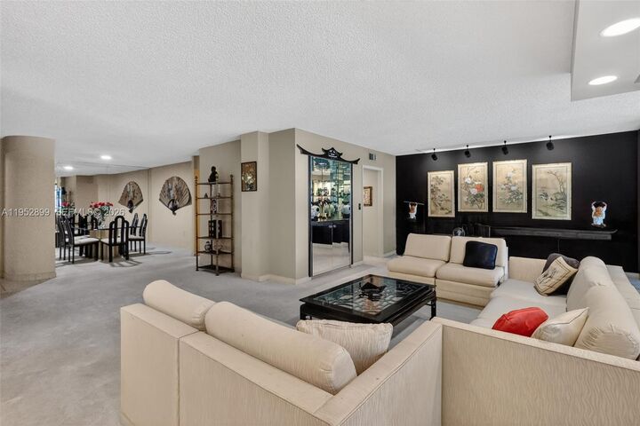 Property Photo:  2810 N 46th Ave F463  FL 33021 