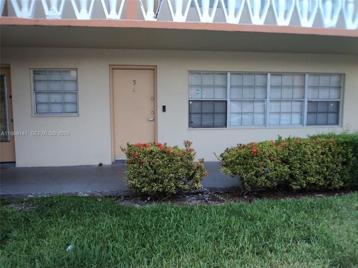 Property Photo: 11855 NE 19th Dr 5 FL 33181