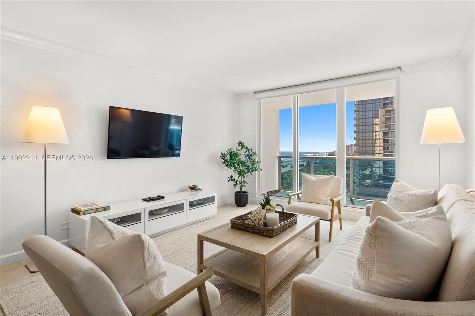 Property Photo:  2301 Collins Ave 908  FL 33139 