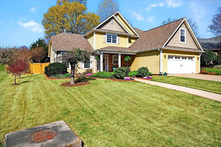 Property Photo:  122 Hidden Springs Lane  SC 29687 