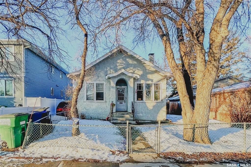 Property Photo:  132 109th Street W  SK S7N 1R2 