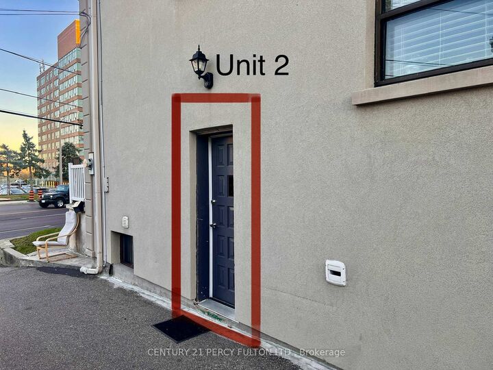 Property Photo:  952 Scarlett Road 2  ON M9P 2V6 