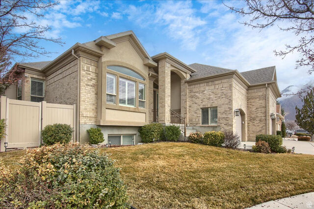 Property Photo: 1653 E Crescent View Circle Cir UT 84092
