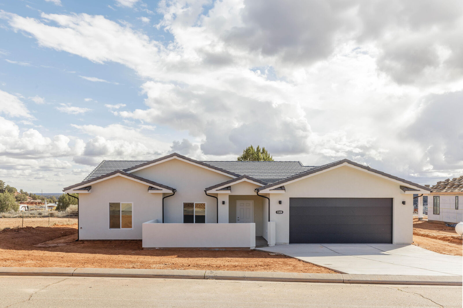 Property Photo: 1324 E Manzanita Dr UT 84737