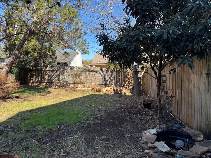 Property Photo: 221 Stowaway Cove A TX 78734