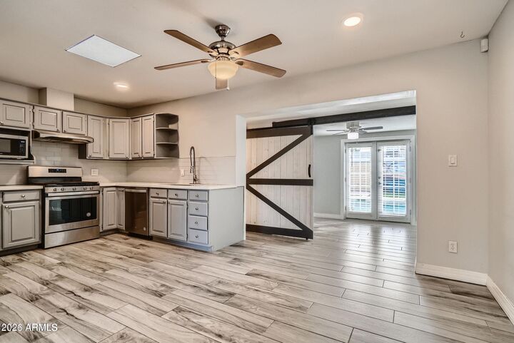 Property Photo: 2007 W Dahlia Drive AZ 85029