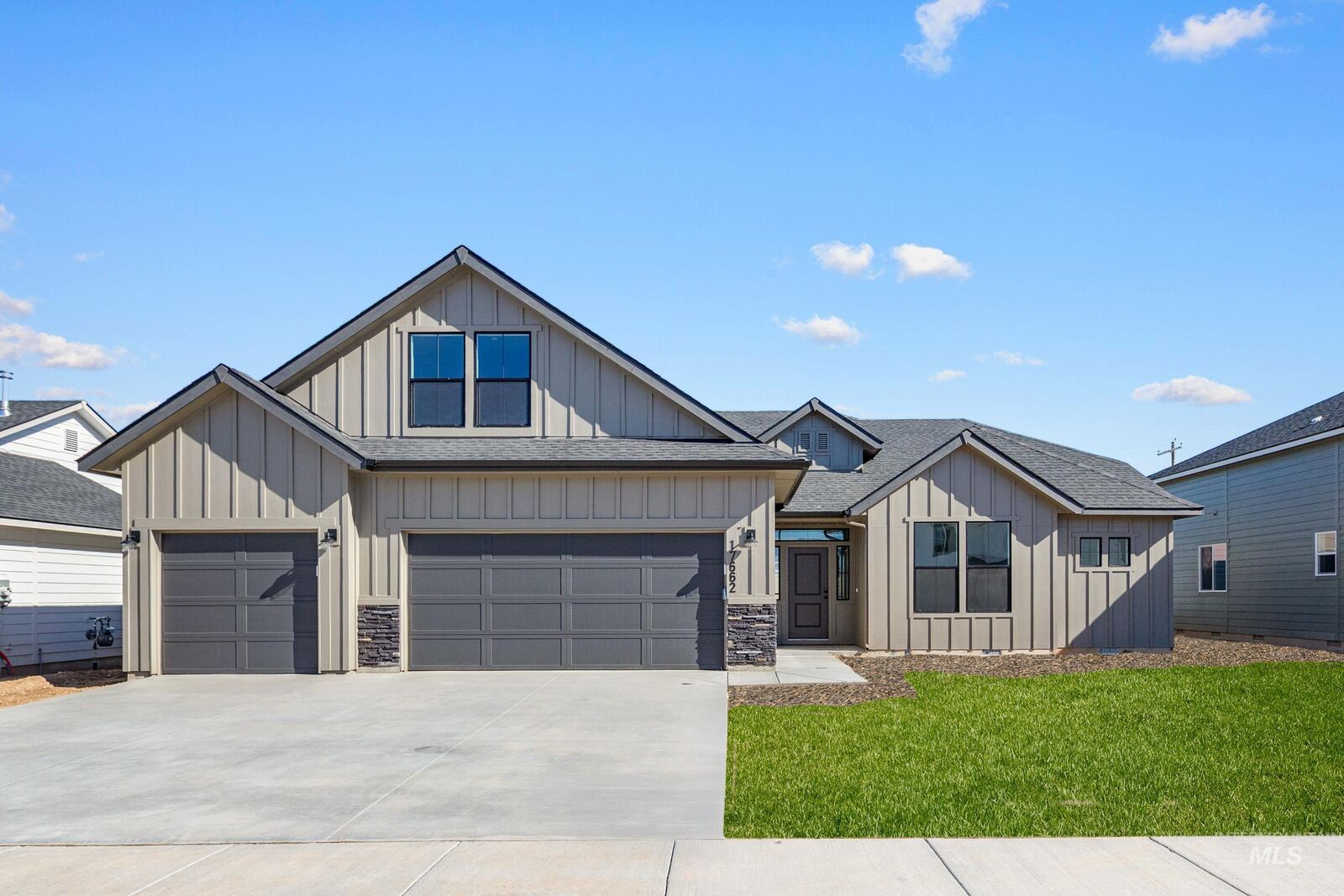 Property Photo:  17662 N Boone Peak Ave  ID 83687 