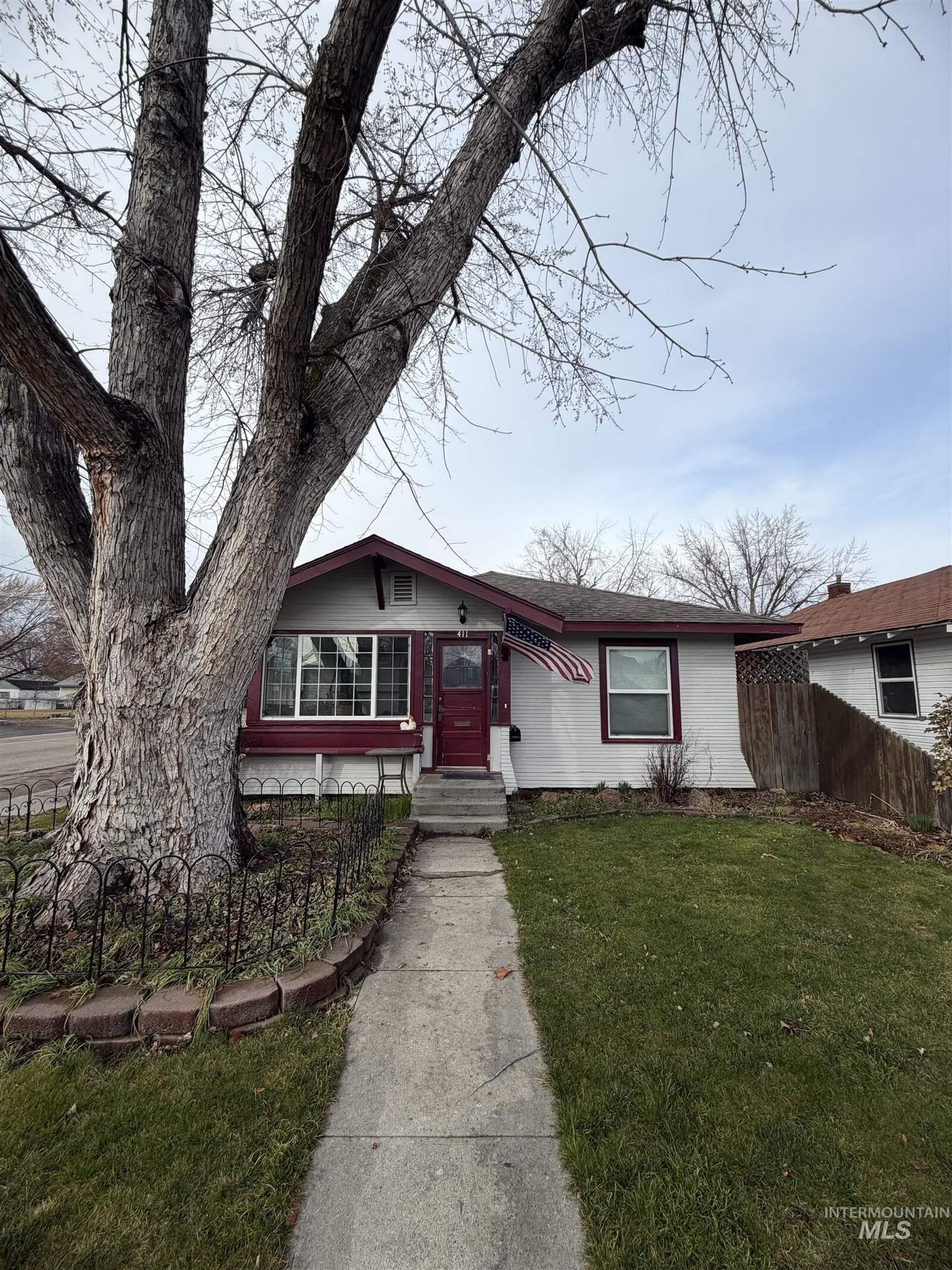 Property Photo: 411 S Wardwell Ave ID 83617