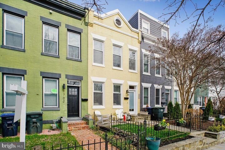 Property Photo:  1704 A Street SE  DC 20003 