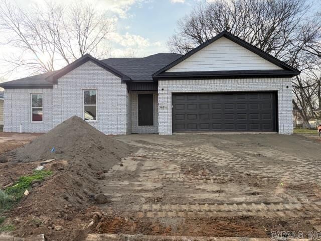 Property Photo: 303 1/2 N West Street AR 72110