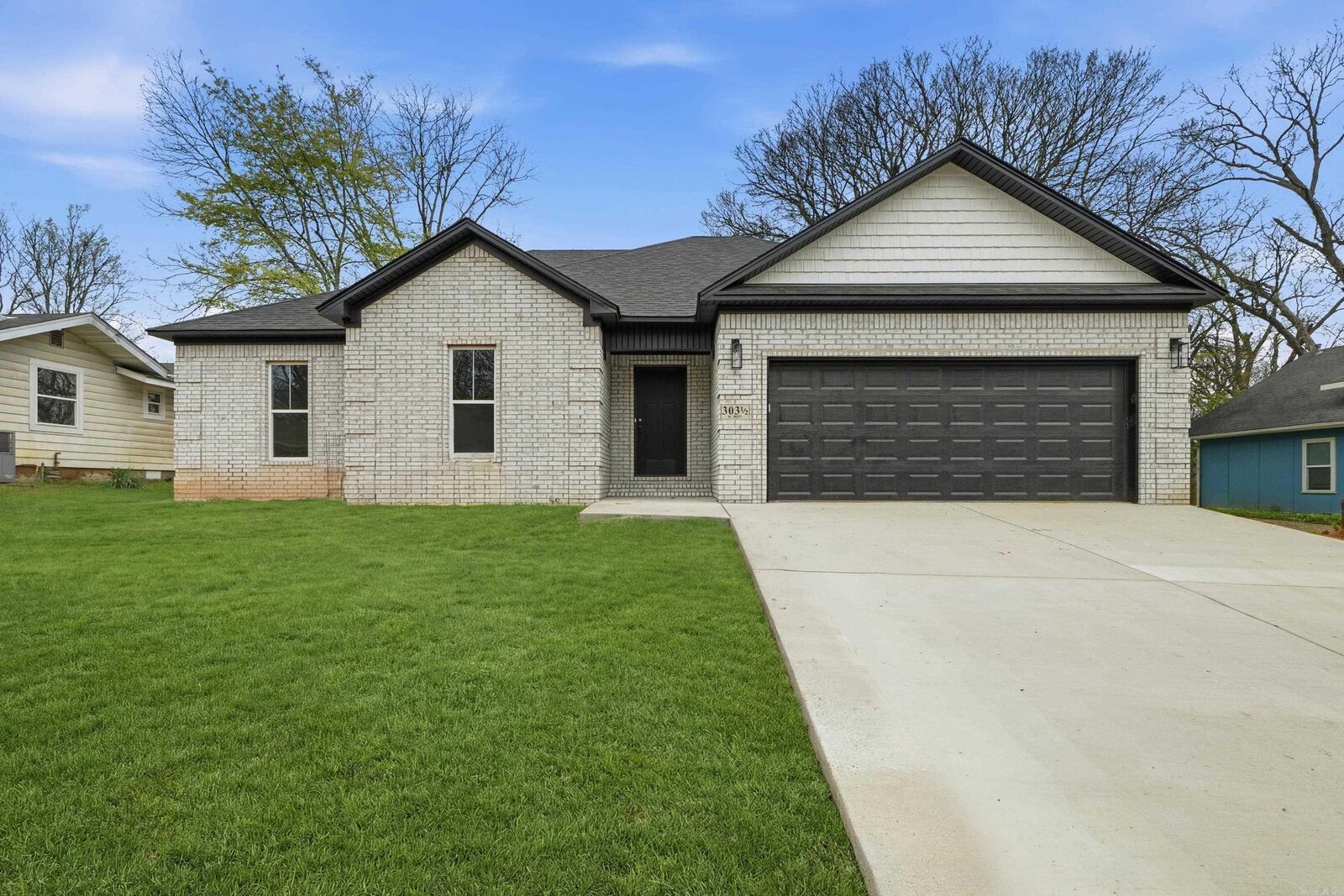 Property Photo: 303 1/2 N West Street AR 72110