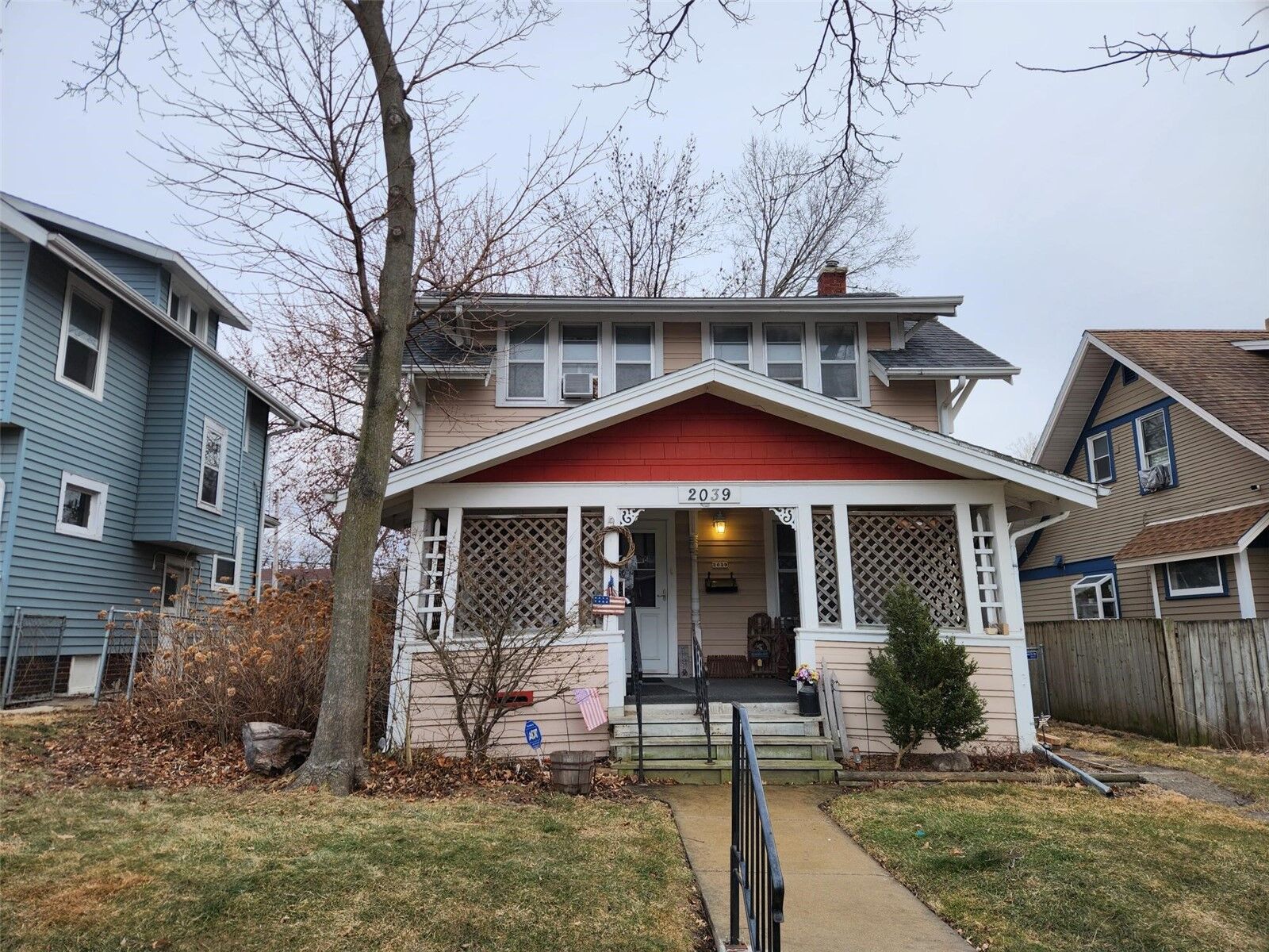 Property Photo: 2039 Park Avenue SE IA 52403