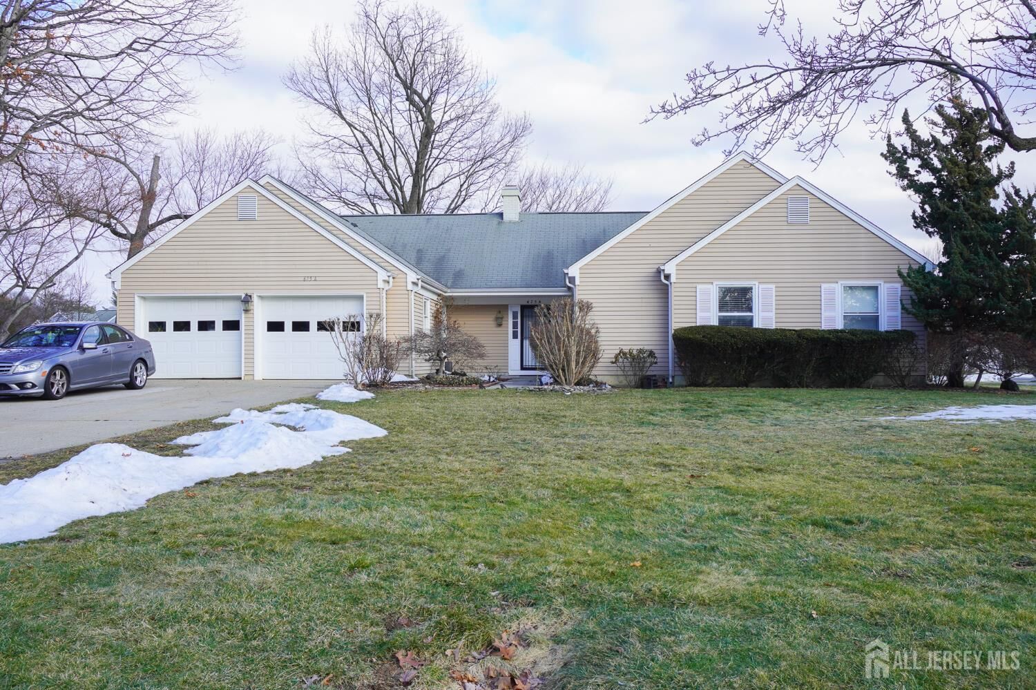 Property Photo:  675 Yarborough Way A  NJ 08831 